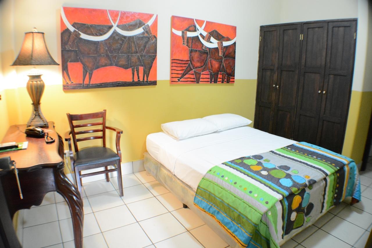 Hotel Los Balcones de Chinandega Exterior foto