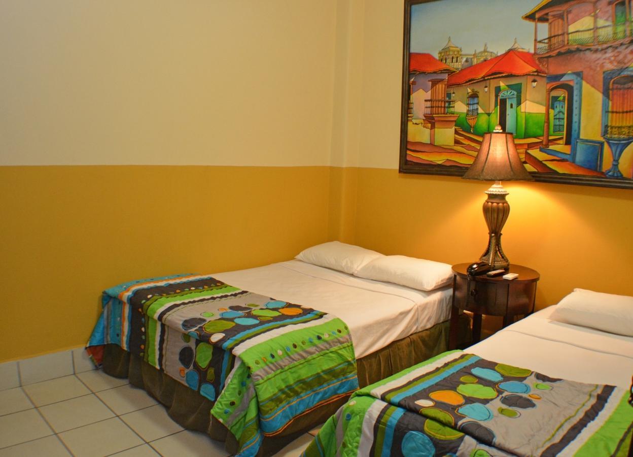 Hotel Los Balcones de Chinandega Habitación foto