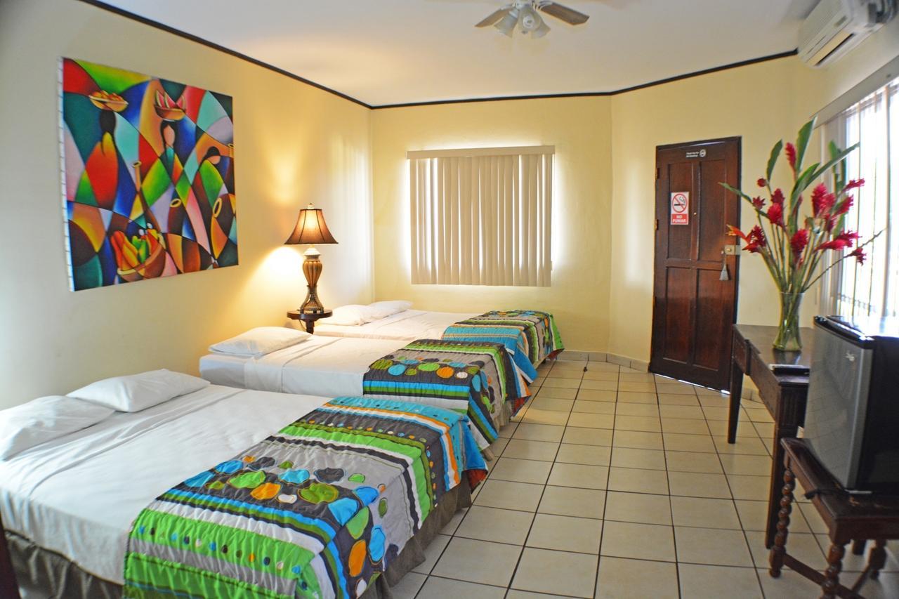 Hotel Los Balcones de Chinandega Habitación foto