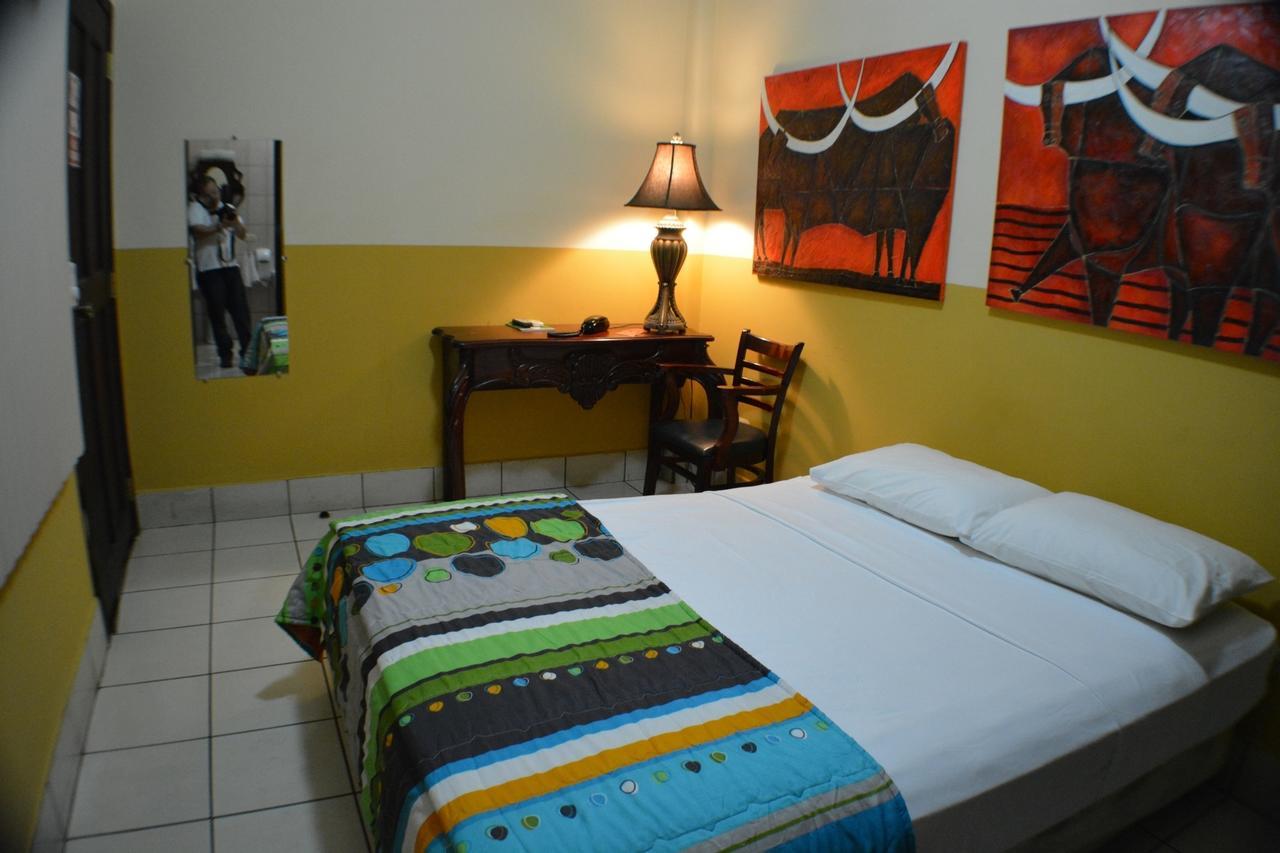 Hotel Los Balcones de Chinandega Exterior foto