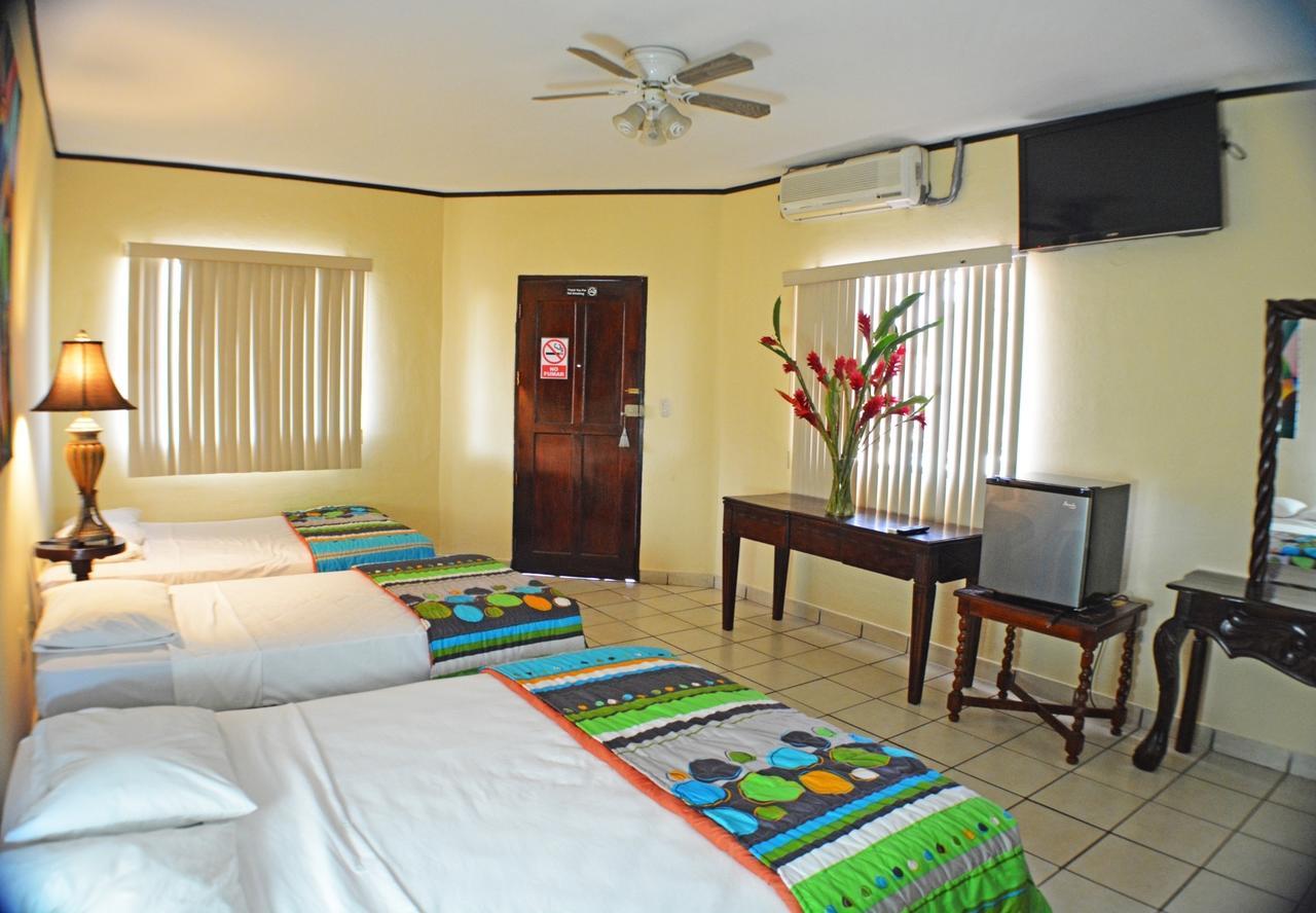 Hotel Los Balcones de Chinandega Habitación foto