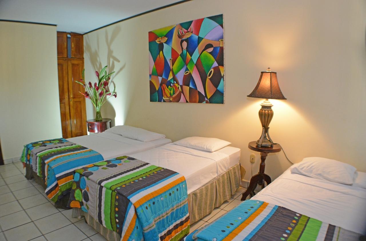 Hotel Los Balcones de Chinandega Habitación foto